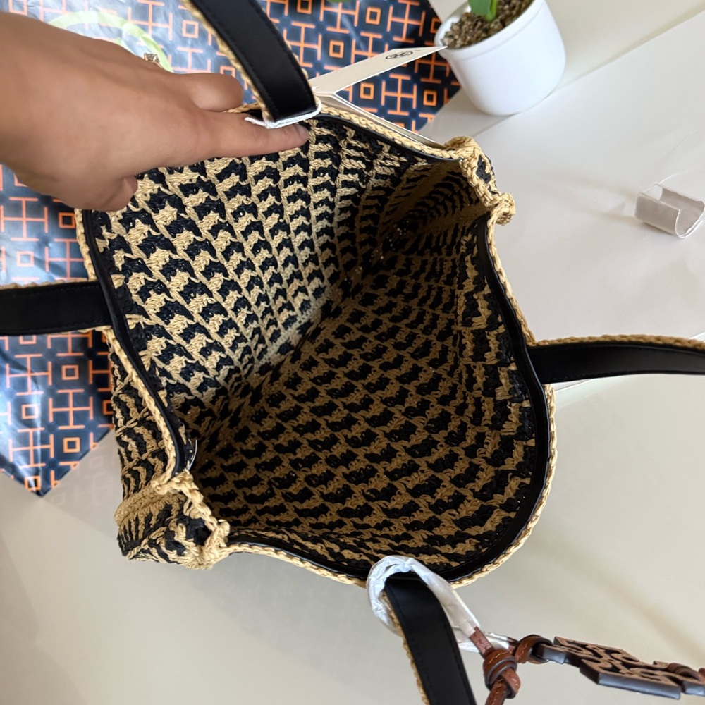 NWT , Tory Burch  straw Black and  tan Tote bag / black raffia - Picture 8 of 12